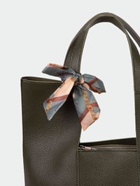 247 BÜYÜK BOY KURDELE DETAYLI FERMUARLI ÇANTA HAKİBAG COLLECTIONGaus ÇantaCNT-107