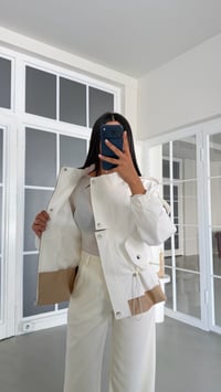 Ekru Apolet Detaylı Beli Ayarlanabilir Astarlı Ceket GAUS-02049GAUSJacketsGAUS-02049