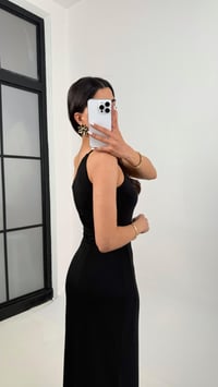 Siyah Tek Askılı Yırtmaçlı Astarlı Sandy Kumaş Elbise Gaus00348GausELBİSEGU1001812