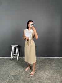 Elle Bej Kemerli Yandan Cepli Elbise GausELBİSEGU008137
