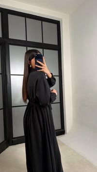 Siyah Beli Lastikli Kuşaklı Tencel Elbise GAUS-01286GAUSELBİSEGAUS-01286