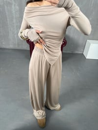 Tamara Bej Drapeli Asimetrik Kesim Bluz Pantolon Modal TakımGausTAKIMGU100204