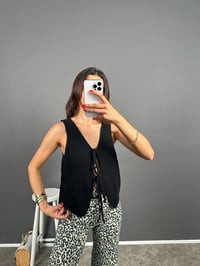 MD Siyah Önden İp Bağlamalı Triko Örme YelekGausYELEKGU008897