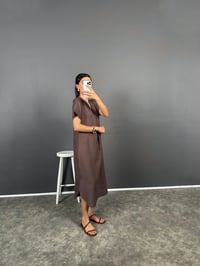 Anita Kahve V Yaka Premium Midi Keten ElbiseGausELBİSEGU008685