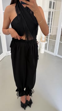 Siyah Boyundan Bağlamalı Püsküllü Bluz Beli Lastikli Şalvar Pantolon İkili Saten Takım GAUS-01855GAUSSuitsGAUS-01855