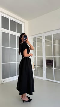Siyah Taş Detaylı Midi Elbise GAUS-01683GAUSELBİSEGAUS-01683