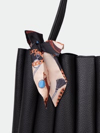 210 BÜYÜK BOY KIRIŞIK KURDELE DETAYLI OMUZ ÇANTASI SİYAHBAG COLLECTIONGaus ÇantaCNT-103