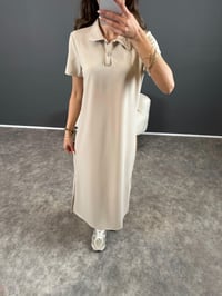 Kalio Taş Polo Yaka Yırtmaçlı Uzun Elbise GausELBİSEGU004444