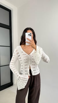 Beyaz Kolu Volanlı Triko Hırka GAUS-0081GAUSHIRKAGAUS-0081