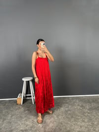 MD Kırmızı Askılı Kırışık Uzun Astarlı ElbiseGausELBİSEGU008647