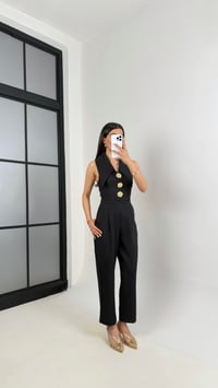 Siyah Yaka Detaylı Gold Düğmeli Cepli Tasarım Tulum Gaus00452GausTULUMGU1002053