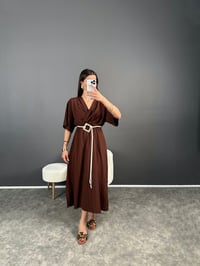 Kahve Kruvaze Yaka Gofre Kemerli Astarlı ElbiseGausELBİSEGU007224