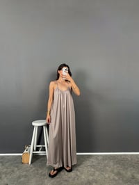 İlya Vizon Oysh Modal Kumaş Cepli Askılı Rahat ElbiseGausELBİSEGU008820