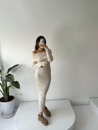 Aero Taş Kayık Yaka Siyah Triko ElbiseGausELBİSEGU002258