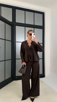 Acı Kahve Nakışlı Önden Bağlamalı Gömlek Beli Lastikli Pantolon İkili Takım GAUS-01196GAUSSuitsGAUS-01196