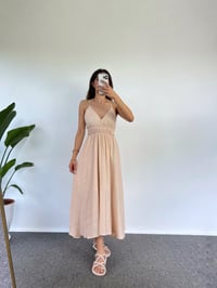 Alina Bej İp Askılı Lastikli Uzun ElbiseGausELBİSEGU001272