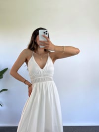 Alina Beyaz İp Askılı Lastikli Uzun ElbiseGausELBİSEGU001275