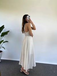Alina Beyaz İp Askılı Lastikli Uzun ElbiseGausELBİSEGU001275