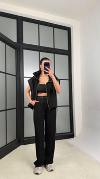 Siyah Paraşüt Kumaş Detaylı Yelek Pantolon İkili Modal Kumaş Takım GAUS-01369GAUSTAKIMGAUS-01369