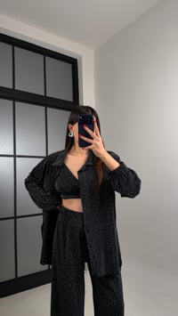 Siyah Taş Detaylı Gömlek Crop Beli Lastikli Pantolon Tasarım Takım GAUS-00919GAUSTAKIMGAUS-00919