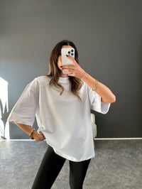 Beyaz Vatkalı Oversize Tshirt GausTSHIRTGU003014