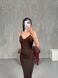 Acı Kahve Drapeli V Yaka Ayarlanabilir Askılı Yandan Yırtmaçlı Elbise Gaus00189GausELBİSEGU1001437