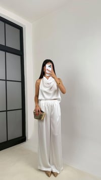 Beyaz Degaje Yaka Bluz Beli Lastikli Pantolon Saten Takım GAUS-01222GAUSTAKIMGAUS-01222