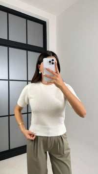 Ekru Kısa Kol Yumuşak Triko Kazak GAUS-00554GAUSKAZAKGAUS-00554