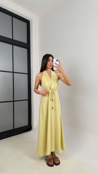 Sarı V Yaka Kuşaklı Boyundan Askılı Keten Elbise Gaus00541GausELBİSEGU1002257