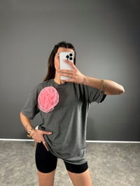Gri Pembe Çiçekli Basic TshirtGausTSHIRTGU004170