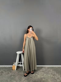 İlya Haki Oysh Modal Kumaş Cepli Askılı Rahat ElbiseGausELBİSEGU008819