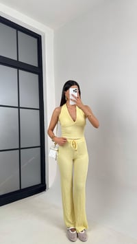 Sarı Boyundan Askılı Sırt Dekolteli Crop Beli Lastikli Pantolon İkili Bürümcük Takım Gaus00609GausTAKIMGU1002427