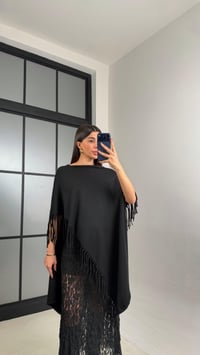 Siyah Püskül Detaylı Tasarım Panço GAUS-01093GAUSPançoGAUS-01093
