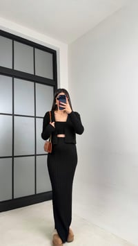 Siyah Hırka Crop Beli Lastikli Yırtmaç Detaylı Etek Triko Takım GAUS-00969GAUSTAKIMGAUS-00969