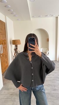 Antrasit Pelerin Detaylı Düğmeli Tasarım Triko Kazak GAUS-00852GAUSKAZAKGAUS-00852