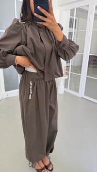 Kahve Taş Detaylı Astarlı Ceket Beli Lastikli Pantolon İkili Paraşüt Kumaş Takım GAUS-02087GAUSTAKIMGAUS-02087