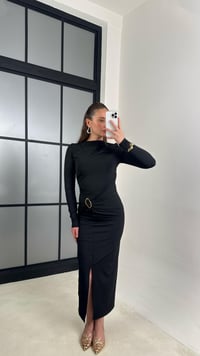 Siyah Gold Toka Detaylı Yırtmaçlı Elbise GAUS-00786GAUSELBİSEGAUS-00786