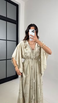 Vizon V Yaka Sırt Bağlamalı Pul İşlemeli Etnik Desenli İthal Kumaş Elbise Gaus00429GausELBİSEGU1001999