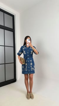 Lacivert Nakışlı Kuşaklı Tasarım Denim Elbise Gaus00470GausELBİSEGU1002101