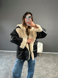 Siyah Kapüşonlu Deri İçi Kürklü Kapüşonlu Mont GausMONTGU002851