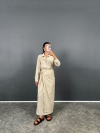 Mari Taş Düğmeli Yandan Bağlamalı Uzun ElbiseGausELBİSEGU008659