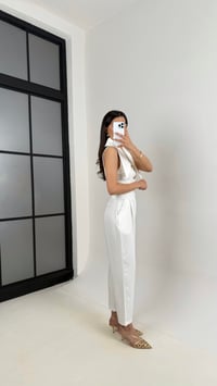 Beyaz Yaka Detaylı Gold Düğmeli Cepli Tasarım Tulum Gaus00452GausTULUMGU1002054