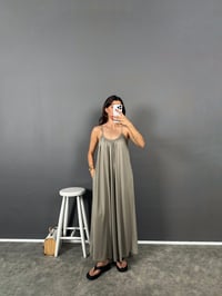 İlya Haki Oysh Modal Kumaş Cepli Askılı Rahat ElbiseGausELBİSEGU008819