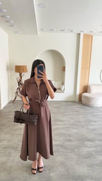 Kahve Polo Yaka Kuşaklı Tencel Kumaş Elbise GAUS-01429GAUSELBİSEGAUS-01429