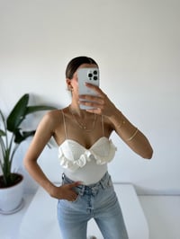 Beyaz Fırfır Detaylı Lastik Askılı BodysuitGausBODYSUİTGU001758