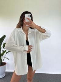 Beyaz Oversize Krinkıl Gömlek GausGÖMLEKGU001251