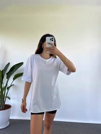 Beyaz Yırtmaçlı Oversize Tshirt GausTSHIRTGU001120