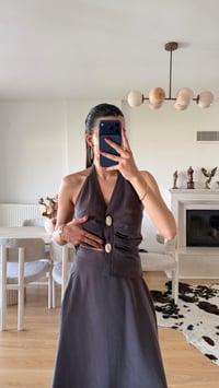 Acı Kahve Halter Yaka Gold Toka Detaylı Bluz Etek İkili Premium Takım GAUS-01631GAUSTAKIMGAUS-01631
