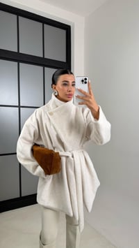 Taş Asimetrik Düğmeli Astarlı Kuşaklı Kaşe Ceket GAUS-00474GAUSCEKETGAUS-00474