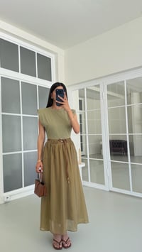 Yeşil TWST Model Kemerli Elbise GAUS-01697GAUSELBİSEGAUS-01697